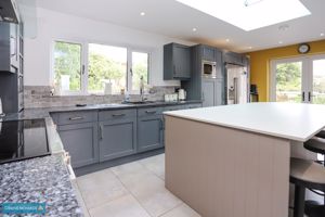 Kitchen- click for photo gallery